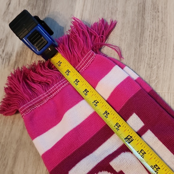 NY Giants Crucial Catch Women's Knit Scarf - Picture 6 of 6